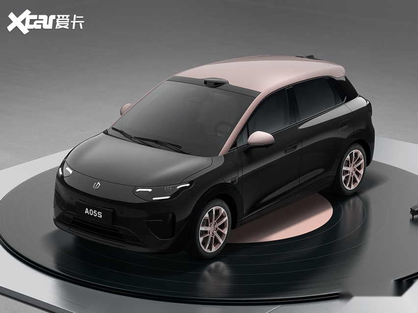 6万级？零跑A系列首款轿车亮相！定位精品小车，要抢萤火虫市场？