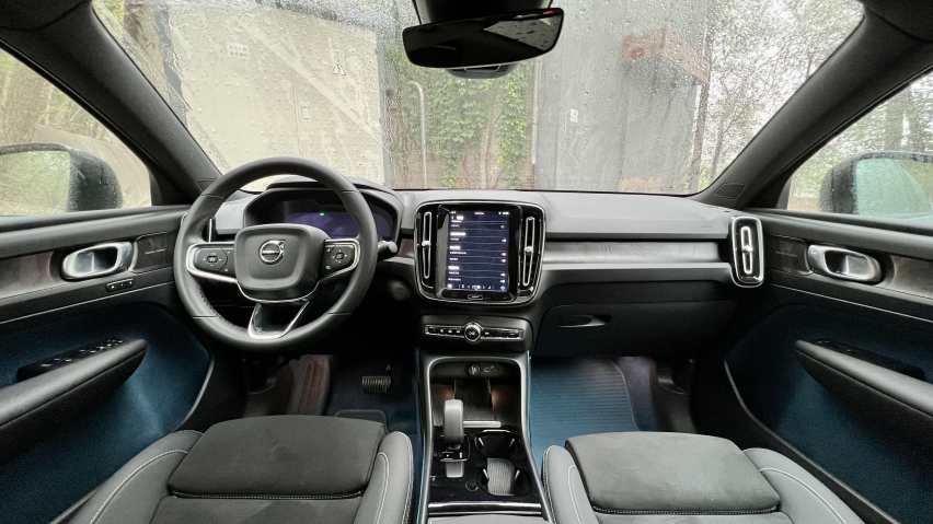 非传统纯电SUV，试驾沃尔沃C40四驱高性能版