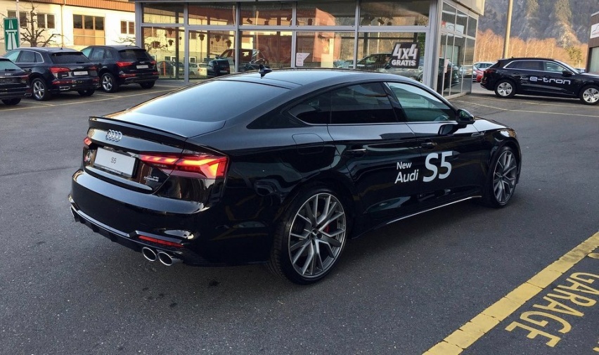 硬朗运动的设计 新款奥迪S5 Sportback实车