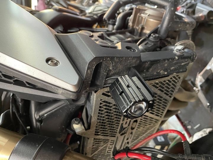 本田CB650R卡西堤外挂雾灯开箱安装