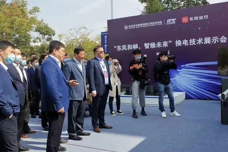 竺延风亲自“推销”，武汉明年有望推出千余辆“换电”出租车
