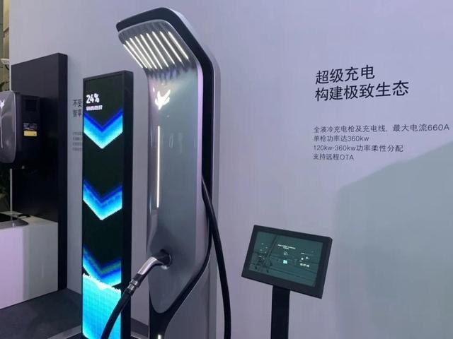 阿尔法S的技术哲学：续航708km，百公里加速3.5S，紧绑