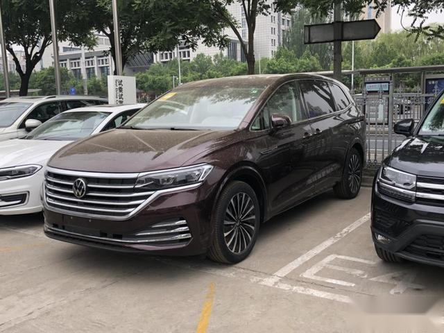 大众最“大”的车来了，途昂同平台，尺寸比GL8/奔驰V大