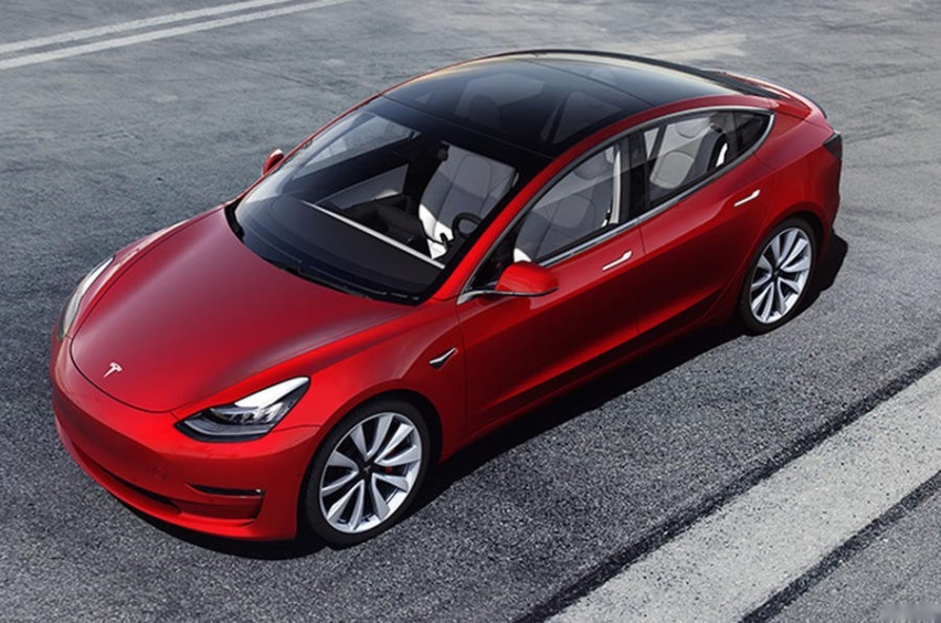 纯电轿车之争：欧拉闪电猫PK特斯拉Model 3，谁更胜一筹？