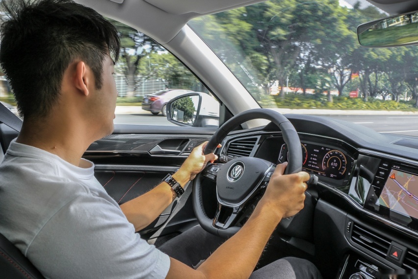 8.98万起，丰田刚发布了一台独一无二的轿车，能干掉SUV？