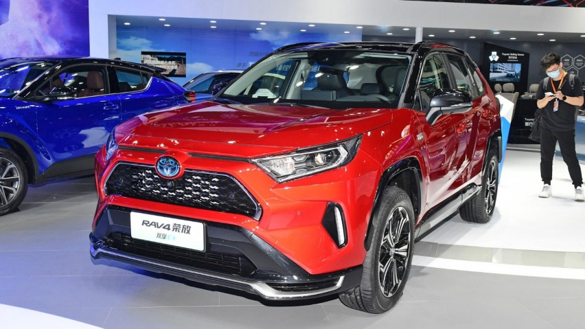 买它还是选CR-V插混，RAV4荣放双擎E+值吗？
