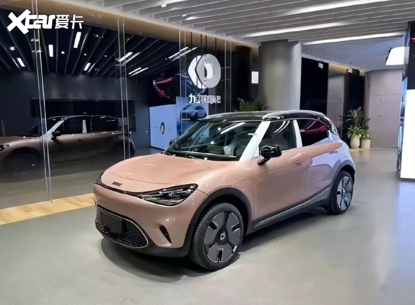 奔驰精灵#1前来报到!外观可爱时尚,轴距超2米7,会火吗?