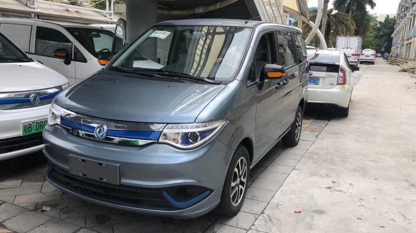 深圳电动商务车,帅客货运车,中型面包车,4.2米货车新能源