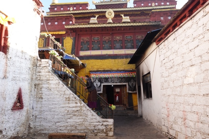 旅朋友丨冬日自驾理塘，探寻丁真家乡
