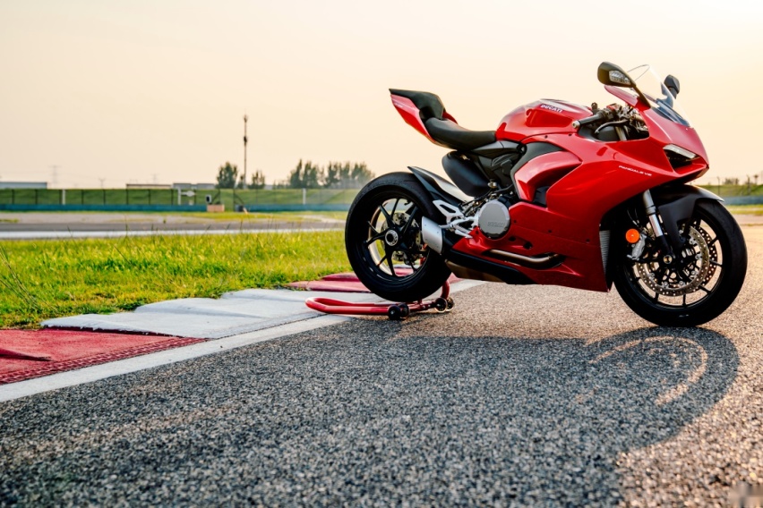 你有一张意大利超跑入场券,Panigale V2来喽