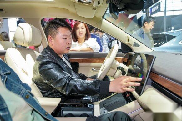 25万以内最好的SUV！ AITO问界新M7大五座亮相沈阳十一国际车展