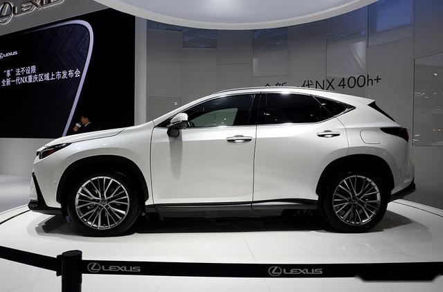 雷克萨斯首款插混车型NX400h+登台，全新NX重庆上市