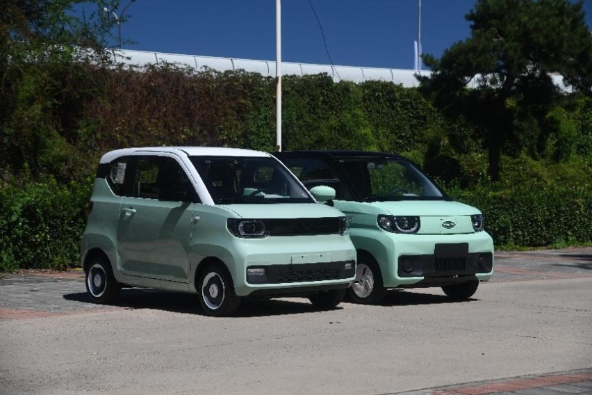 “网红”对决，奇瑞QQ冰淇淋和宏光 MINI EV谁才是微型纯电之王？