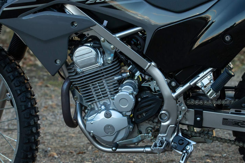 2023款川崎KLX230 详解，动力减震同时调整，对越野新手更为友好