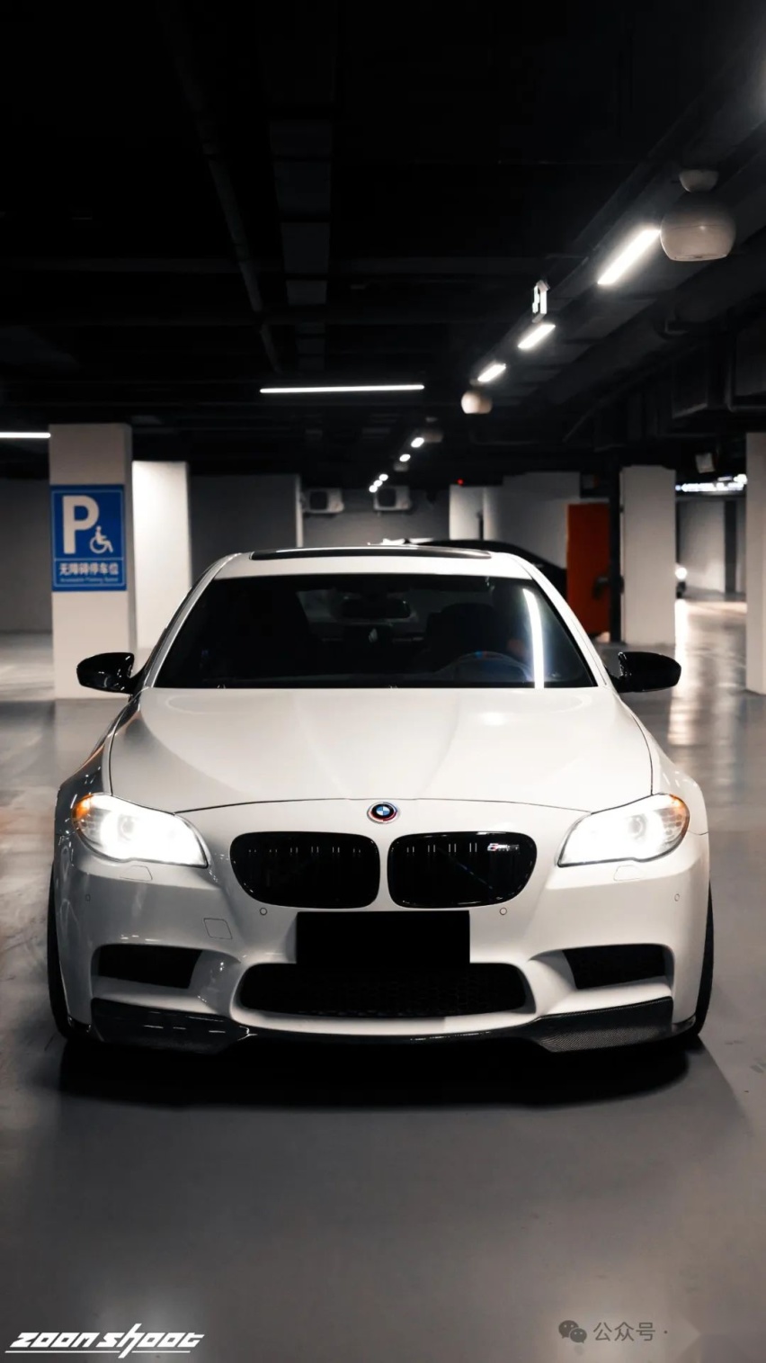 福特Mustang到奥迪S5再到宝马M5，漫漫玩车路终于圆了V8梦