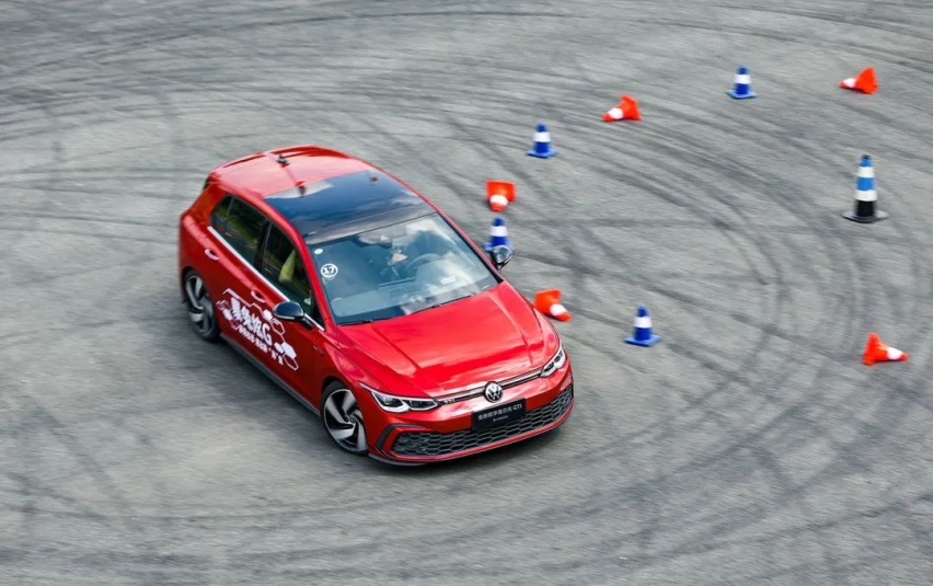 试驾全新高尔夫GTI：情怀、进步都给你