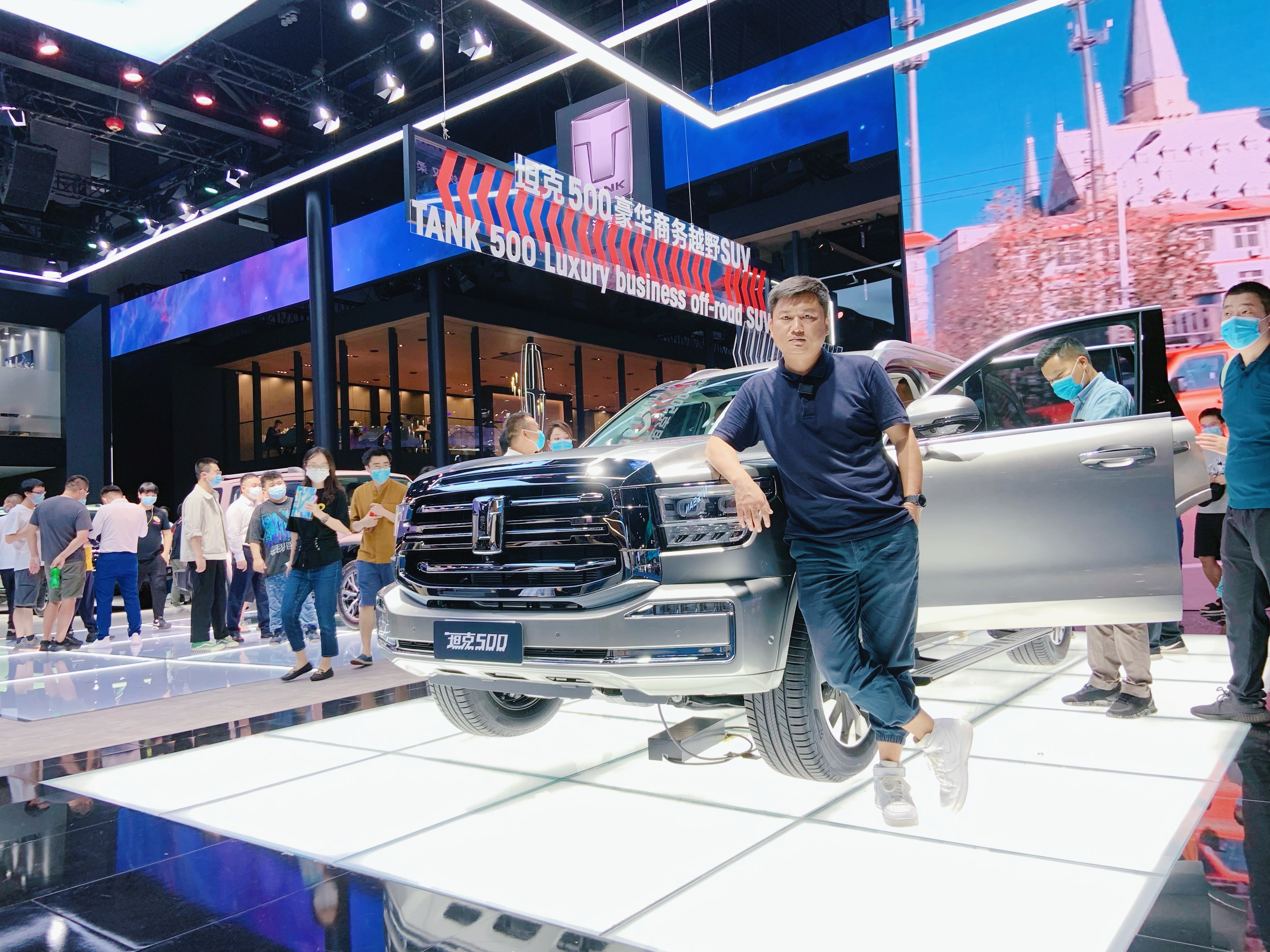 2021�ɶ�܇չ̹��500���ģ���3.0T���棬�ߴ糬������