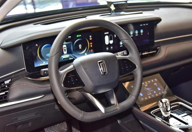 又一款国产中大型SUV，内饰媲美奔驰，15万会卖疯？