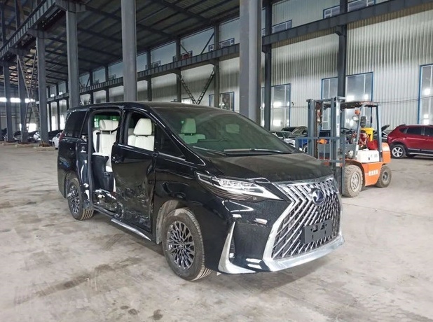 事故车敢卖100万 还遭疯抢！这世界怎么了？