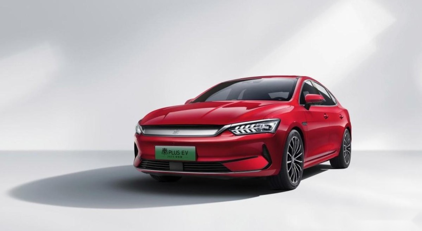15万级主流纯电家轿之争 零跑C01对比比亚迪秦plus ev