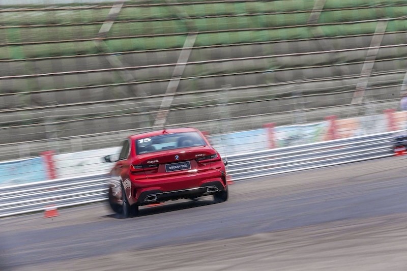 时刻保持精分 这是一台让你爱不释手的全新BMW 325Li