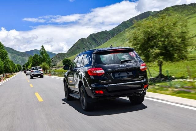 一款连中国登山队都说好的硬派越野车 它叫福特撼路者