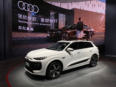 直击实拍！2024广州车展，你想看的豪华车都在这!