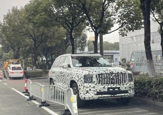 坦克800正在路试，全尺寸SUV+复古造型，气场不输库里南