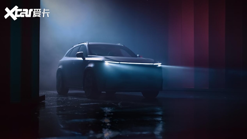 极大,格栅上除了有wey品牌logo之外,还加入了cyberspace英文标示图