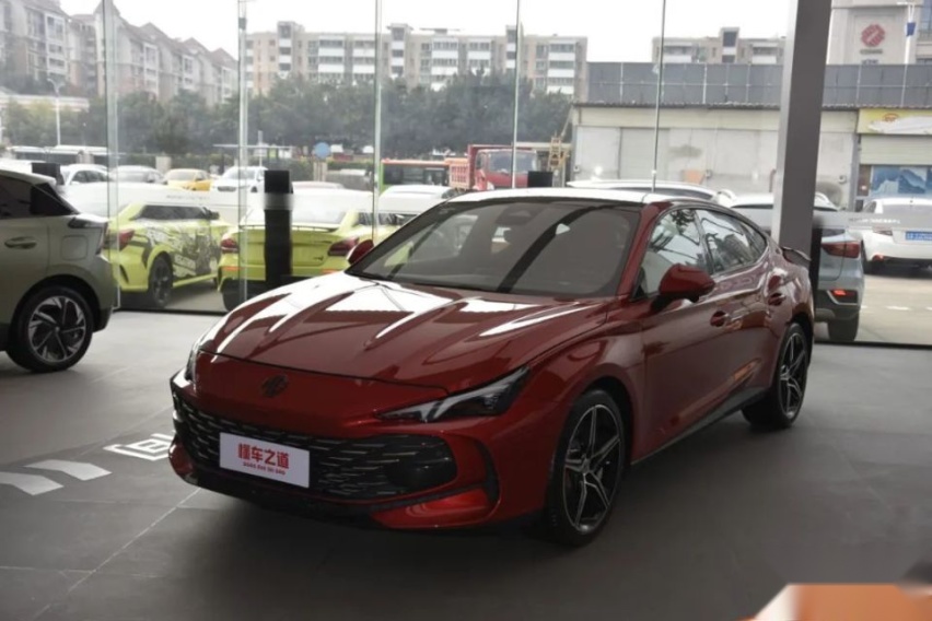 运动排气+无框车门+可变悬架 ，MG7来了