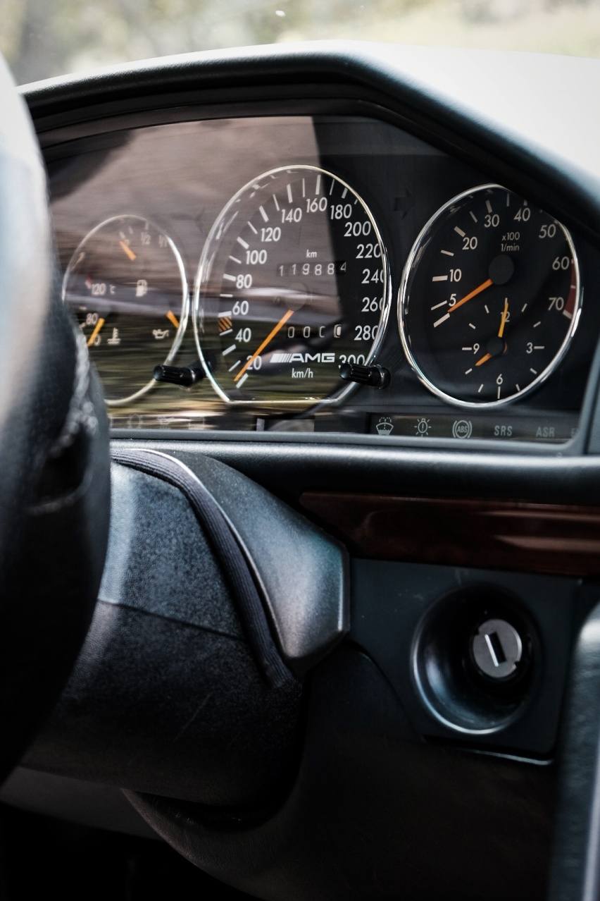 珠联璧合之作:梅赛德斯—奔驰E500AMG(W124)