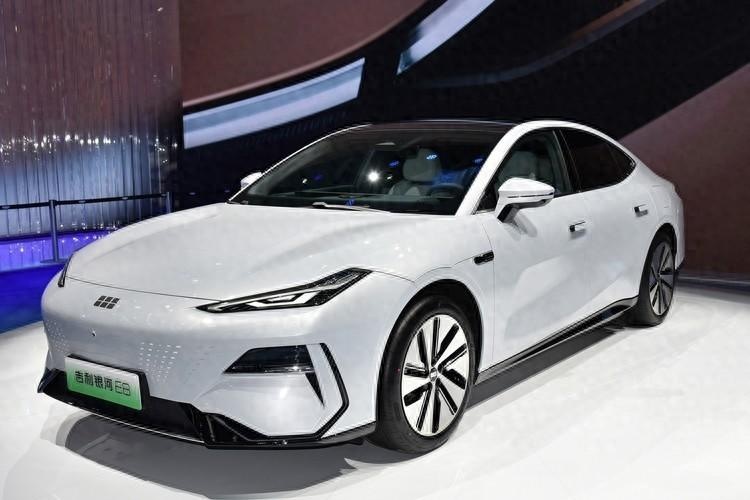 2024年买高端纯电,重点关注有没有这些“黑科技”