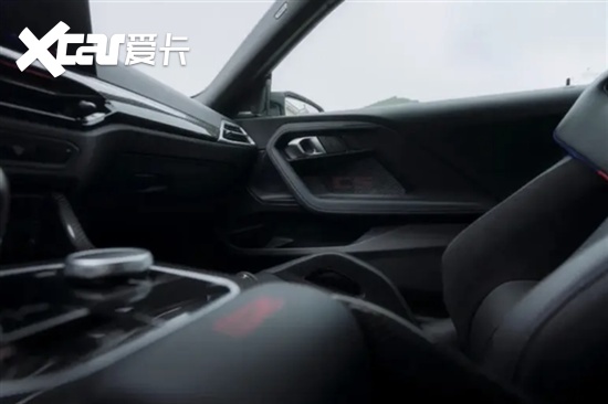 全新宝马M2 CS首发亮相:双涡轮直六发动机