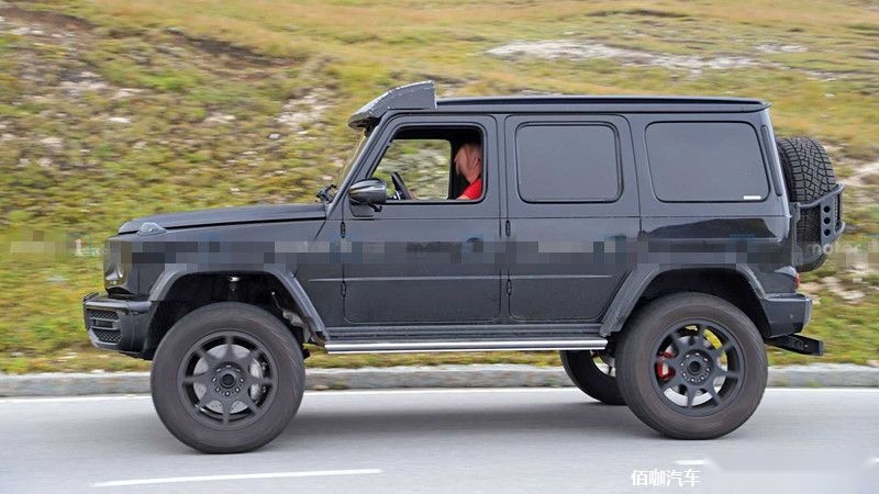 mercedes-benz-g-class-4x42-spy-photos (4).jpg