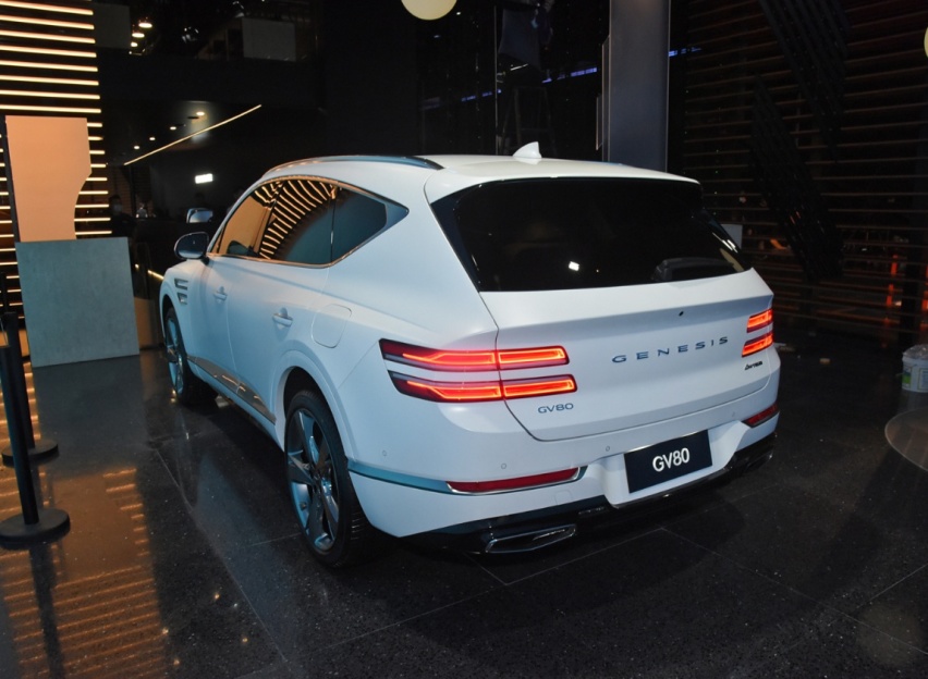 与GLE同级，比X5便宜，捷尼赛思GV80四座版和六座版成都车展上市