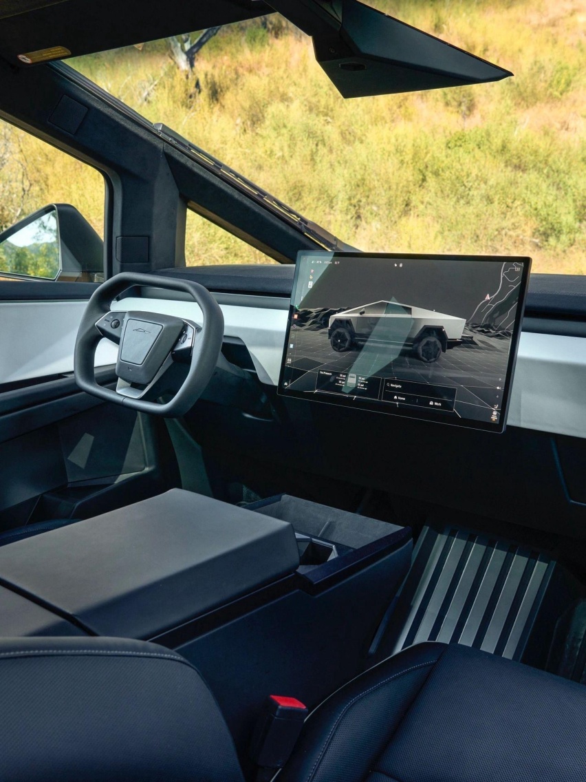 特斯拉Cybertruck街拍，长超5米6+装甲车身，2.7秒破百