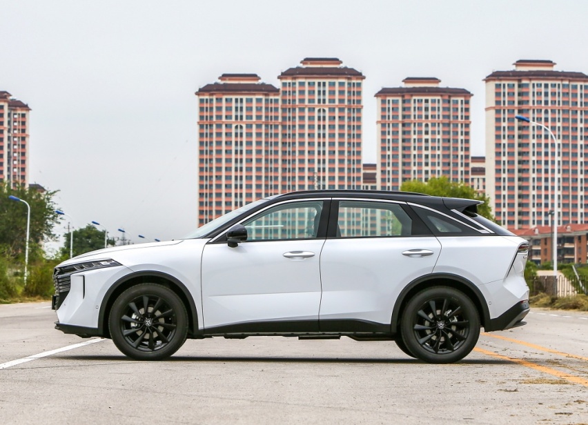 拥有宽体轿跑SUV的车身，合资车的品质，启辰大V预售10.3万元起