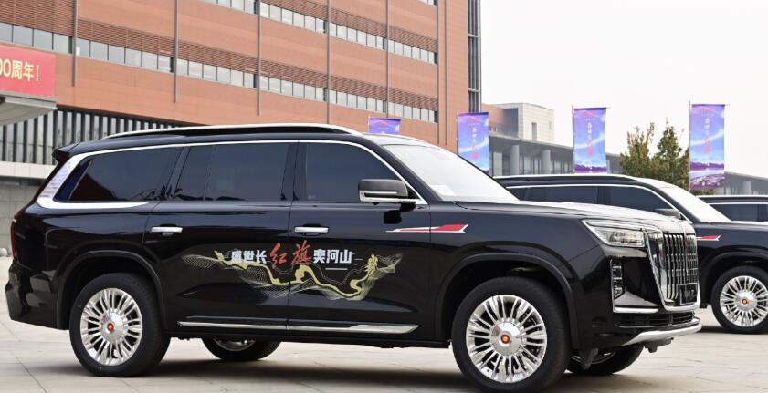 a̖SUV tLS7܇ ܇L5.5+V8 ̫Ԛ