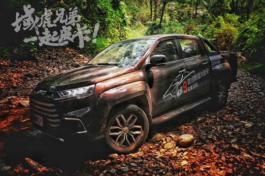 释放心中激情与狂野 江铃域虎原厂素车挑战雨林专业越野赛道