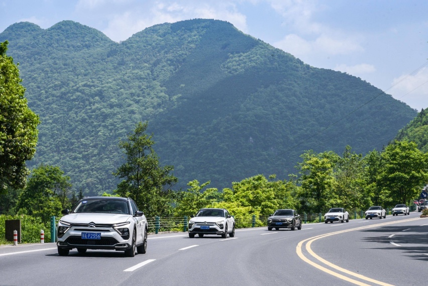 试驾2023款凡尔赛C5 X，都说法系车开起来不错，而我仍然要吐槽