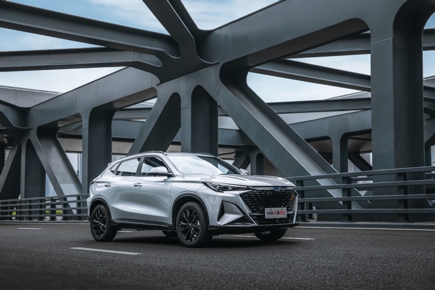 新运动智趣SUV！欧尚X5 PLUS预售9.99万起