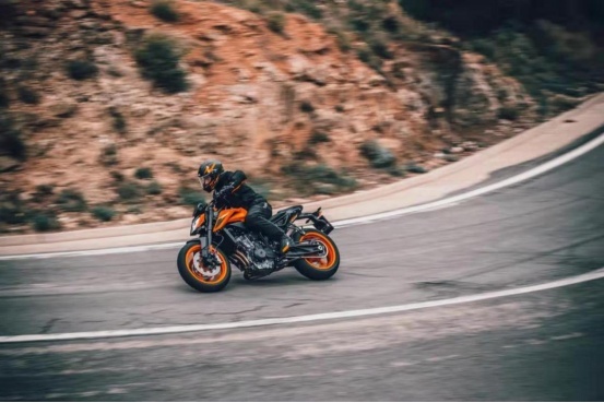 奥地利橙色风暴来袭，CKD版KTM 790 DUKE国内8.