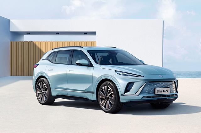 上汽通用武汉奥特能超级工厂落成，别克大五座纯电SUV E5下线