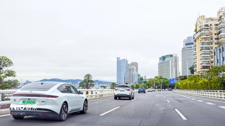 试驾蔚来ET5，颜值、操控全都有，你还在看34C？