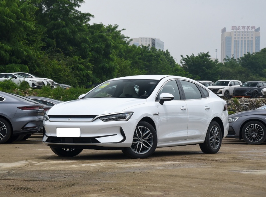 10万左右的车，买啥轩逸，这台SUV空间大、油耗低，还提供混动