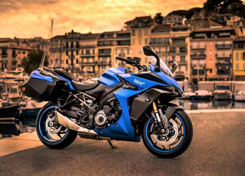 四缸动力152马力，铃木GSX-S1000GT休旅摩托，运动基因突出