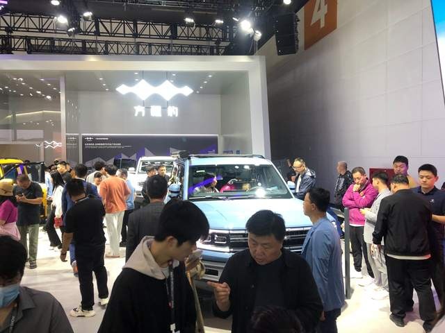 方程豹西安车展亮剑：新能源越野标杆“豹”力全开！豹5加推新车型