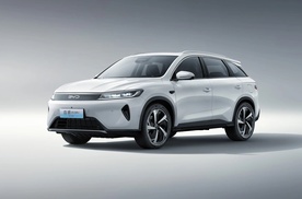 比亚迪豁出去了！大SUV跌至7.8万，续航1360km+高阶智驾，真厚道