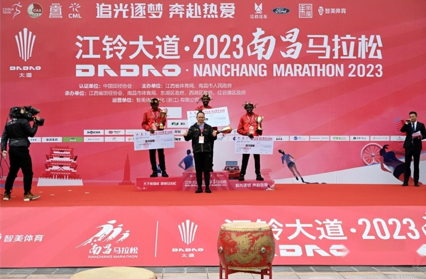 追光逐梦 奔赴热爱 江铃大道实力护航2023年南昌马拉松