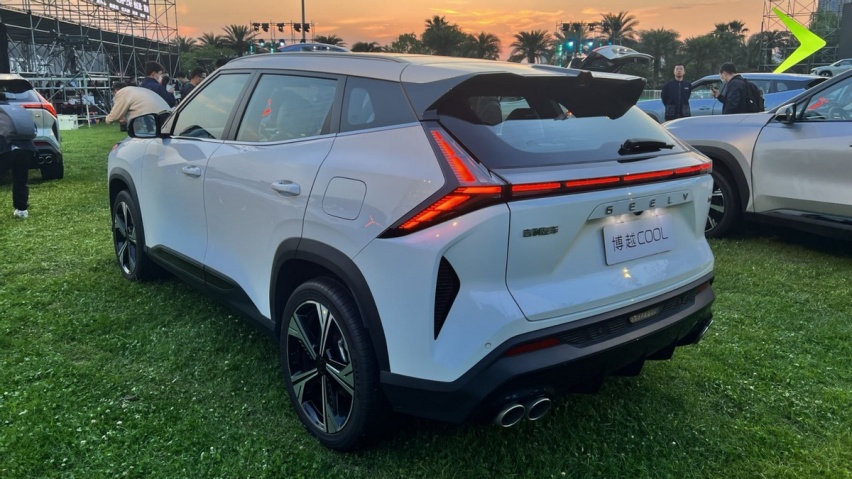 10万预算买SUV，配8155芯片，吉利新车多花八千买中配更好？